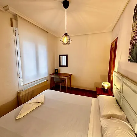 Atuaire Balcon Con Vistas A La Catedral De * Burgo