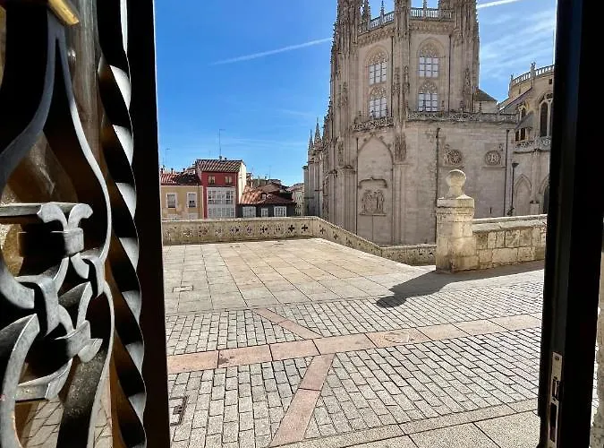 Atuaire Balcon Con Vistas A La Catedral De アパート *