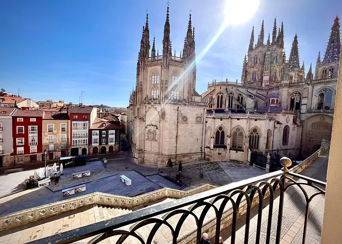 Atuaire Balcon Con Vistas A La Catedral De アパート
